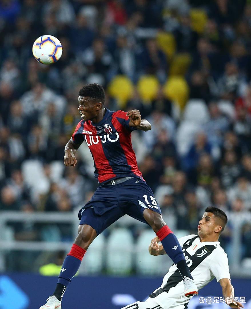 尤文图斯边锋突破带动球队攻势 尤文图斯边锋突破带动球队攻势