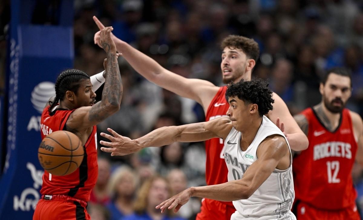 火箭球员接受集体训练,备战季后赛 火箭球员接受集体训练,备战季后赛