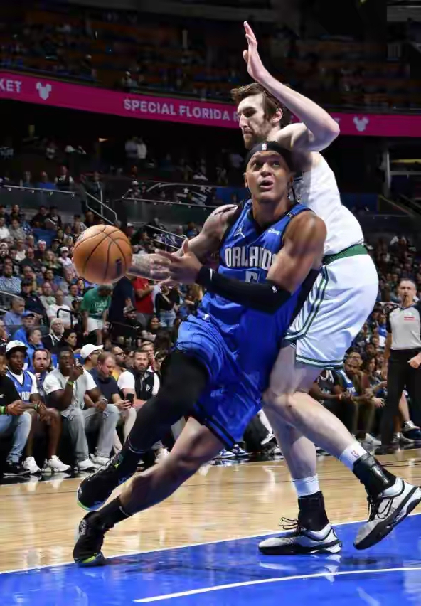 小牛大胜鹈鹕,凯尔特人压倒活塞,热火击败魔术 小牛大胜鹈鹕,凯尔特人压倒活塞,热火击败魔术