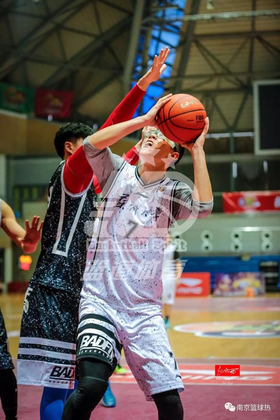 关于球队之间的对抗展示出了强者之间的风采的信息 关于球队之间的对抗展示出了强者之间的风采的信息