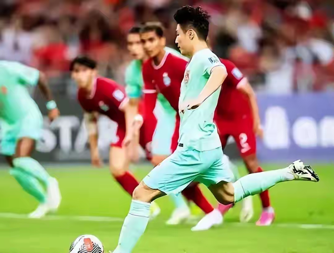 aoa体育活动-球队未来的发展方向备受瞩目，球迷们充满期待的简单介绍