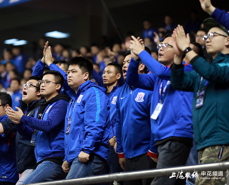 重庆惊险取胜，赢得球迷掌声