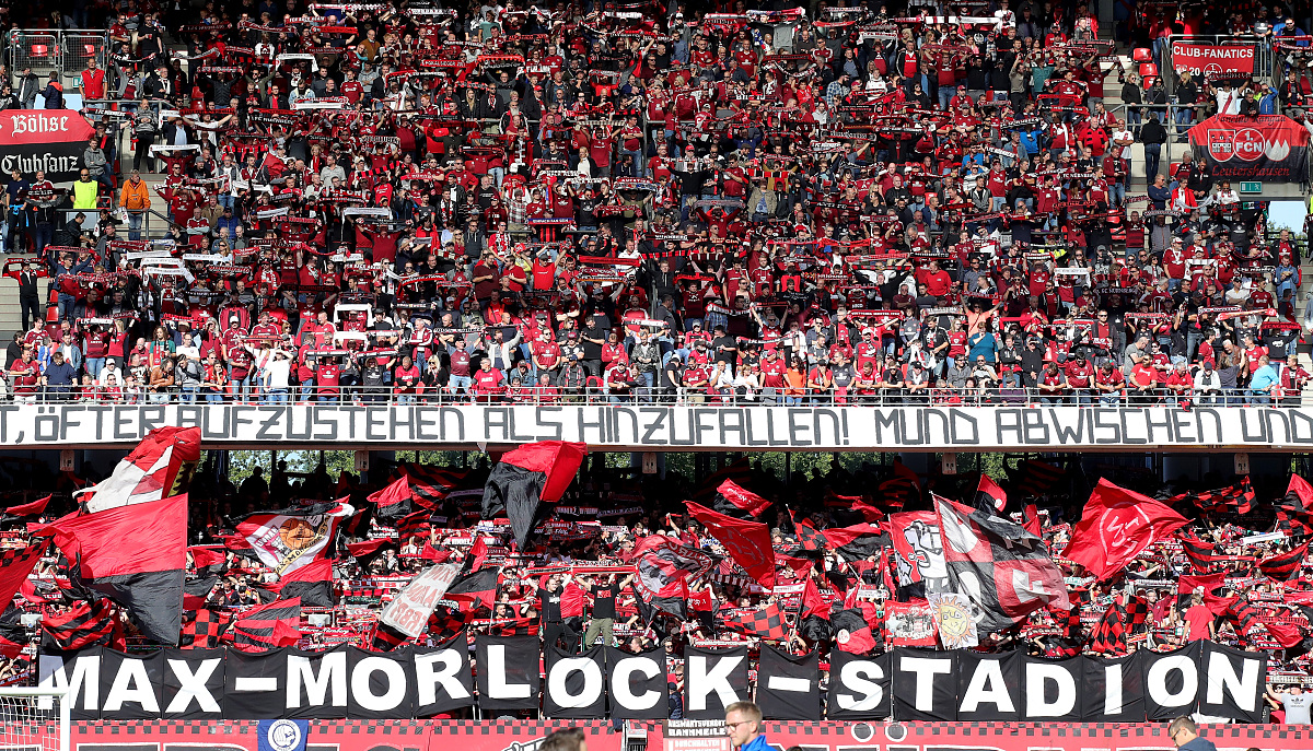 埃弗顿主场告捷,雷丁惊险摆脱降级区 埃弗顿主场告捷,雷丁惊险摆脱降级区