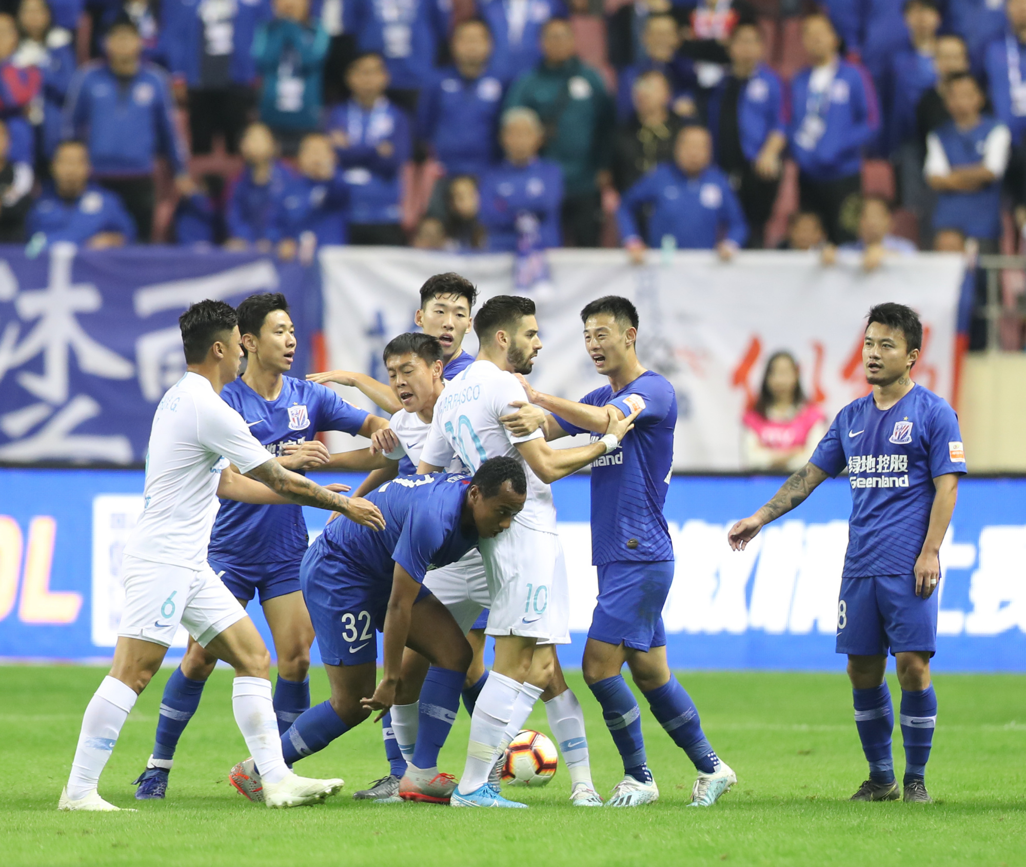 大连一方球员勇猛拼搏,接连获胜的简单介绍 大连一方球员勇猛拼搏,接连获胜的简单介绍