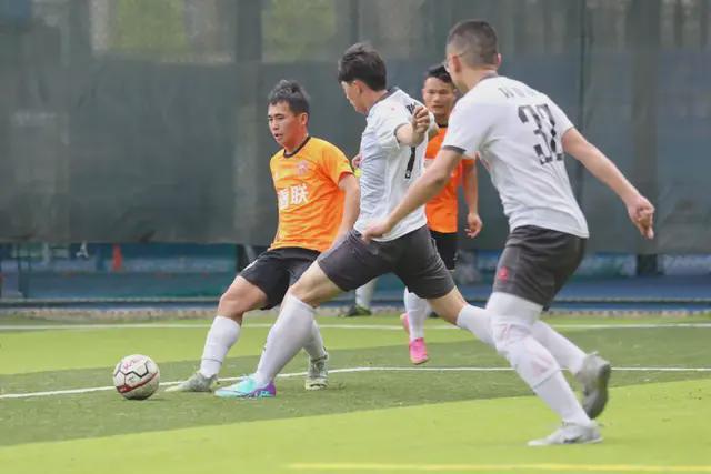 国内足球联赛激情对抗即将上演 国内足球联赛激情对抗即将上演