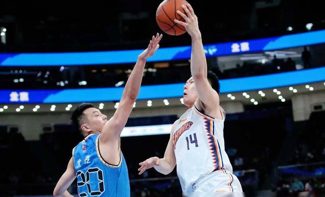 包含青海男篮力克对手，稳坐胜利宝座的词条