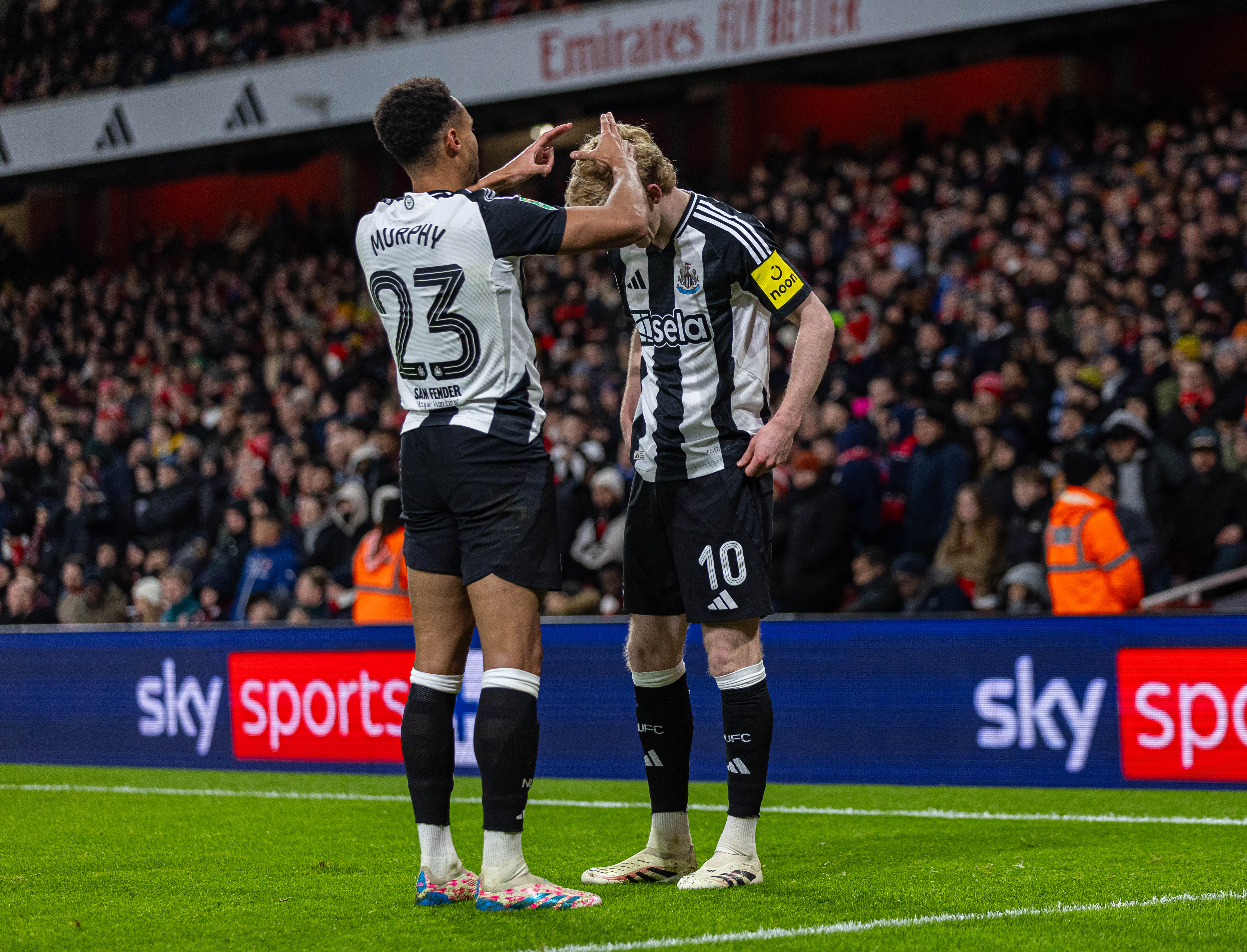 包含阿森纳客场大胜,主帅赞誉队员团结力量的词条 包含阿森纳客场大胜,主帅赞誉队员团结力量的词条