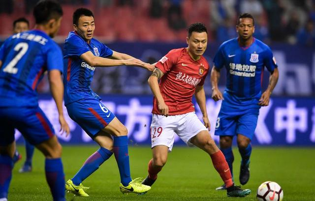 包含苏宁主场五连胜，稳居积分榜前列的词条