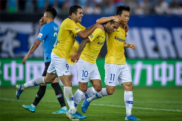 包含苏宁主场五连胜，稳居积分榜前列的词条