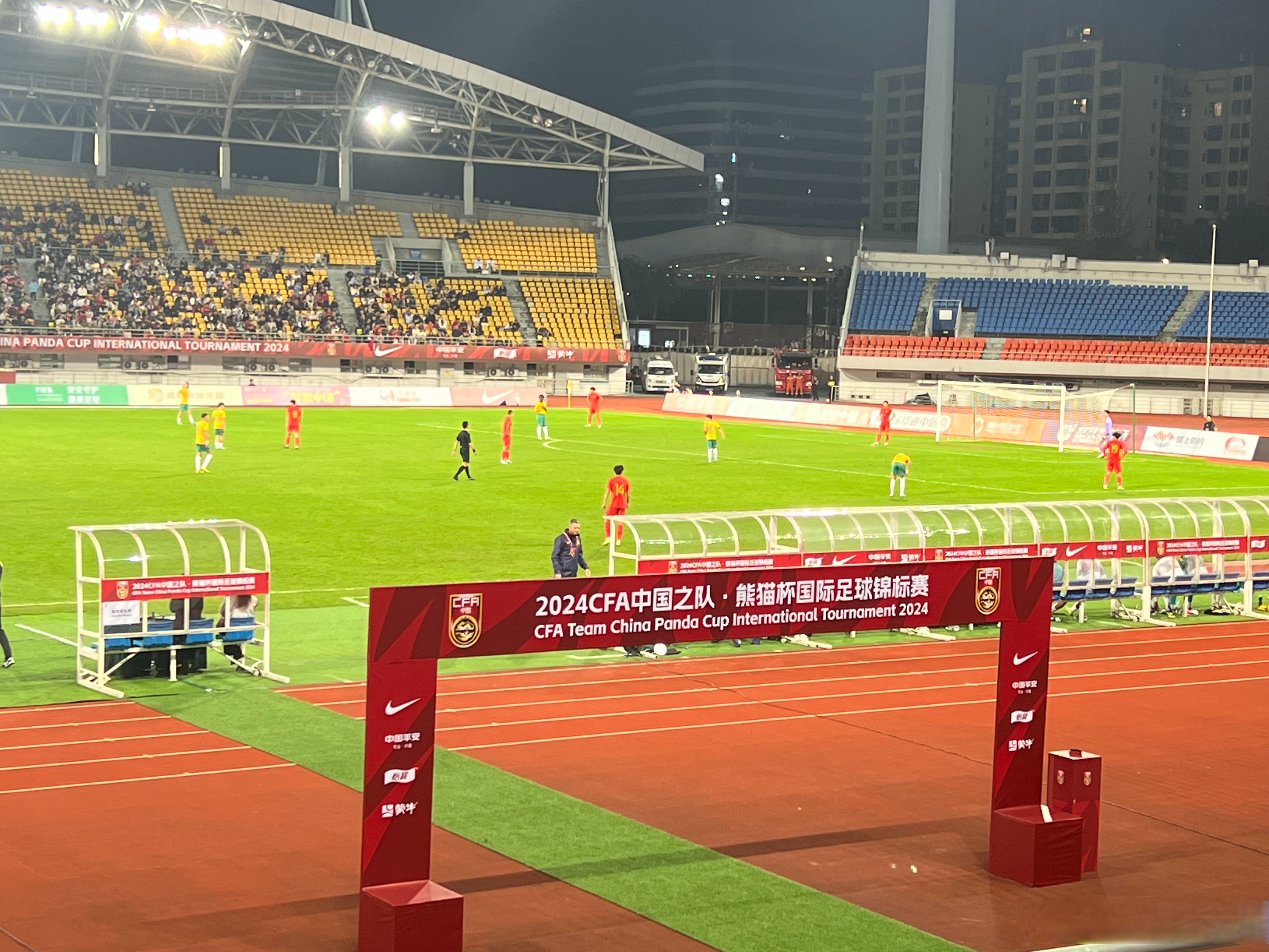 aoa体育视频-关于红红火火的球场较量，激情四射的比赛即将开始的信息