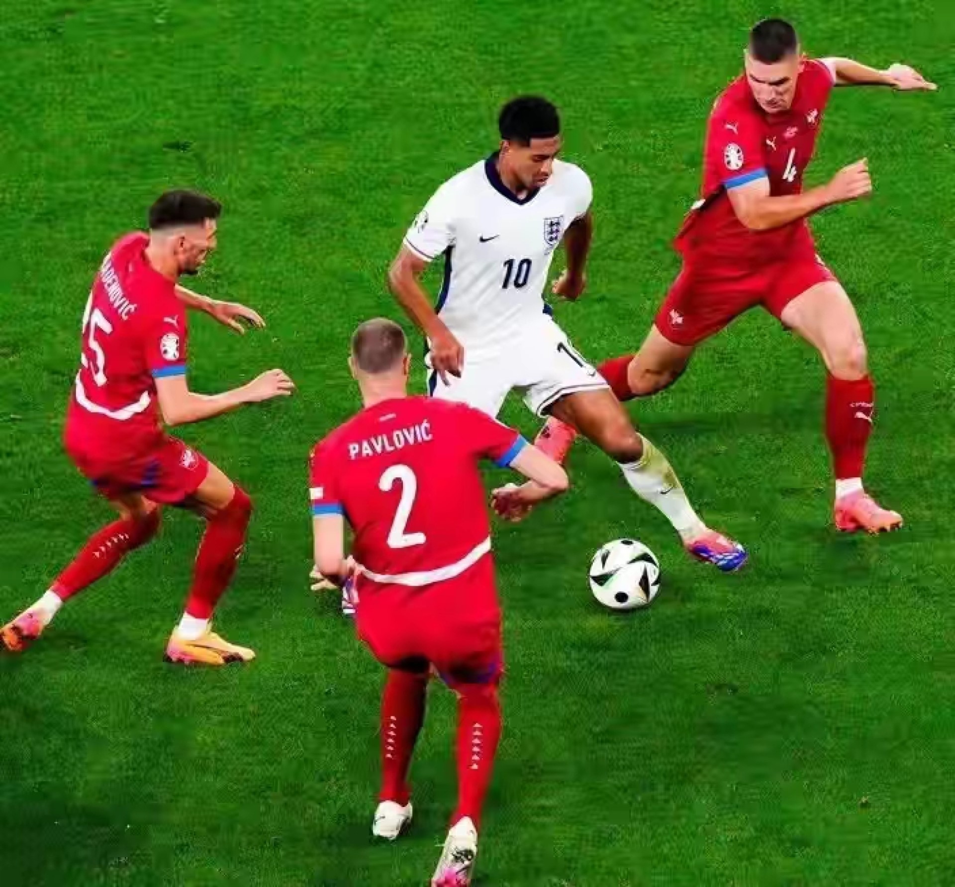 关于红红火火的球场较量,激情四射的比赛即将开始的信息 关于红红火火的球场较量,激情四射的比赛即将开始的信息